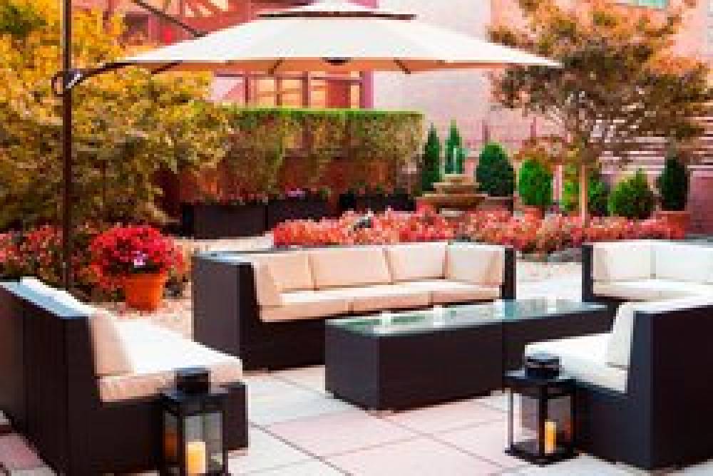 Sheraton LaGuardia East Hotel 2