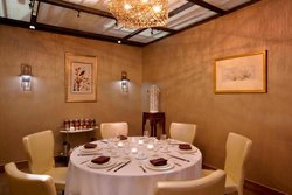 Sheraton LaGuardia East Hotel 8