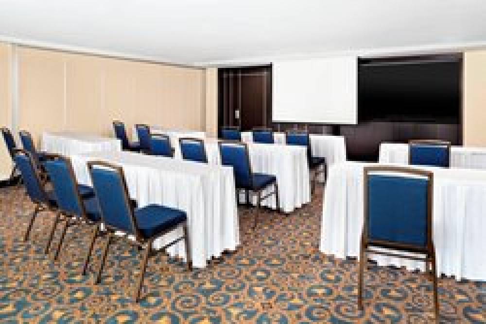 Sheraton Montreal Airport Hotel 5