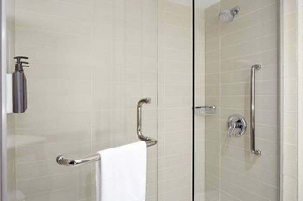 Sheraton Montreal Airport Hotel 9