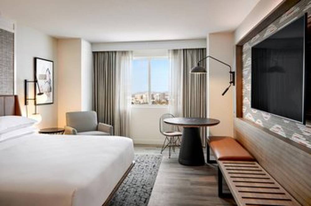 Sheraton Phoenix Downtown 10