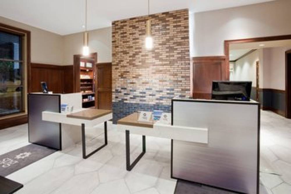 Sheraton St Paul Woodbury Hotel 4