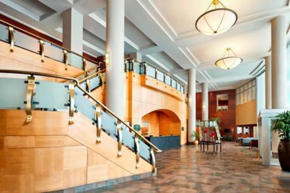Sheraton Suites Calgary Eau Claire 4