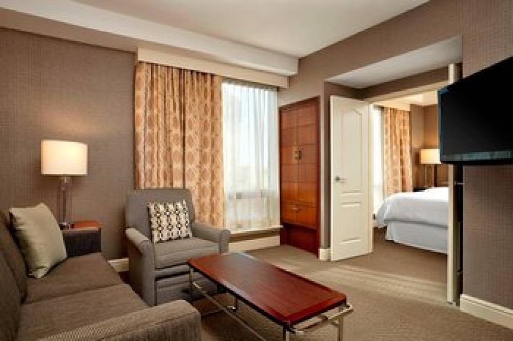 Sheraton Suites Calgary Eau Claire 5