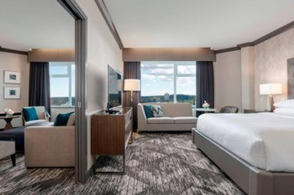 Sheraton Vancouver Guildford Hotel 4