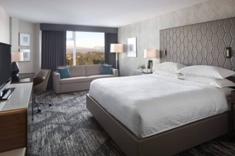Sheraton Vancouver Guildford Hotel 4