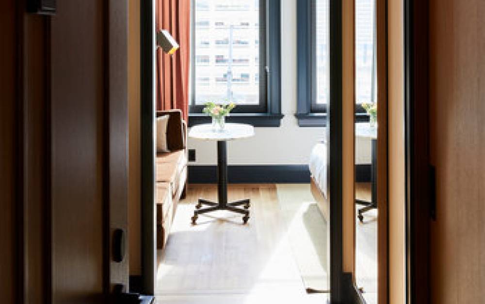 SHINOLA HOTEL 1