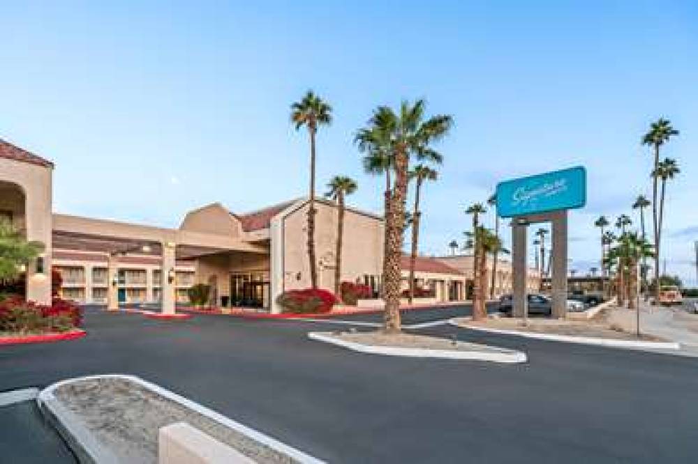 Signature Inn Indio I 10 10