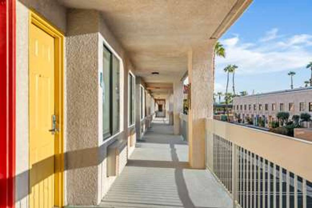 Signature Inn Indio I 10