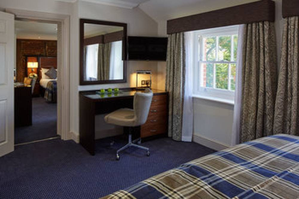 SIR CHRISTOPHER WREN HOTEL 9