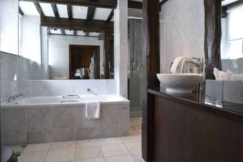 SIR CHRISTOPHER WREN HOTEL 4