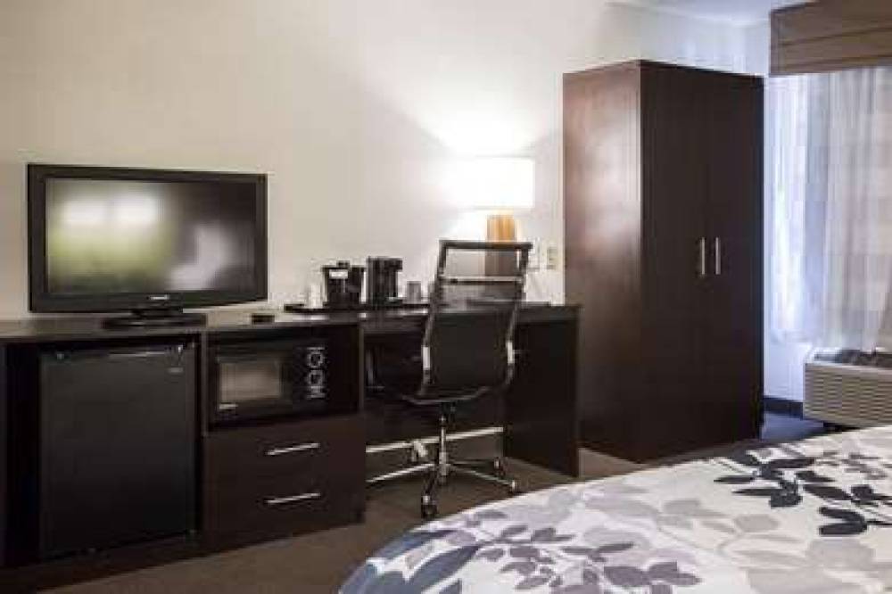 Sleep Inn Airport 4