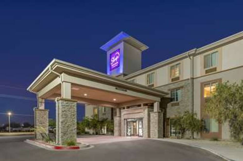 Sleep Inn And Suites Carlsbad Caver