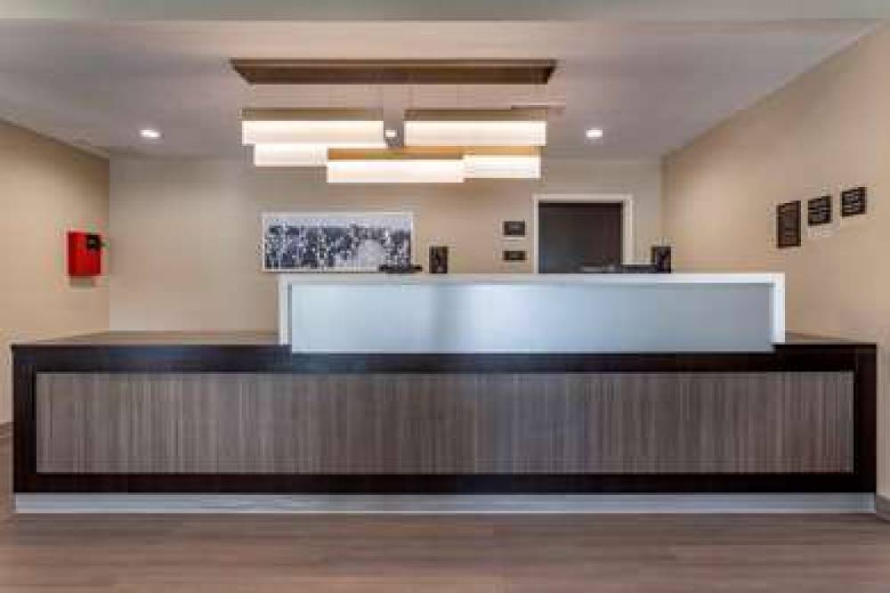 SLEEP INN AND SUITES CROSBY 4