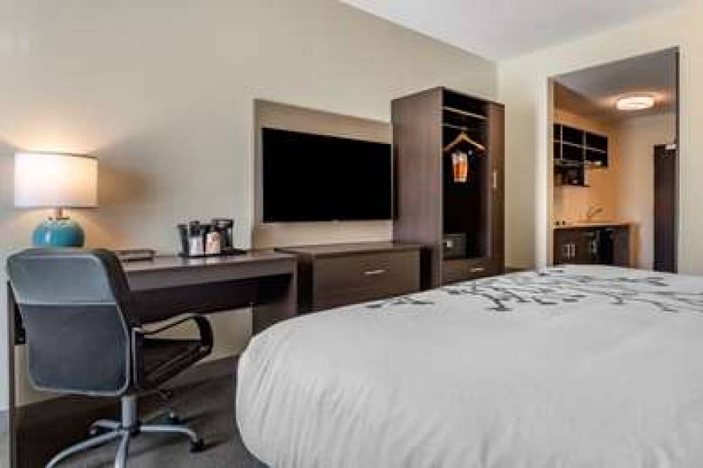 SLEEP INN AND SUITES CROSBY 10