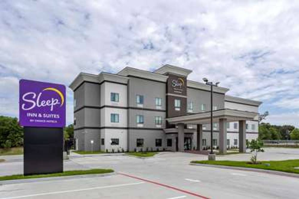 SLEEP INN AND SUITES CROSBY 1