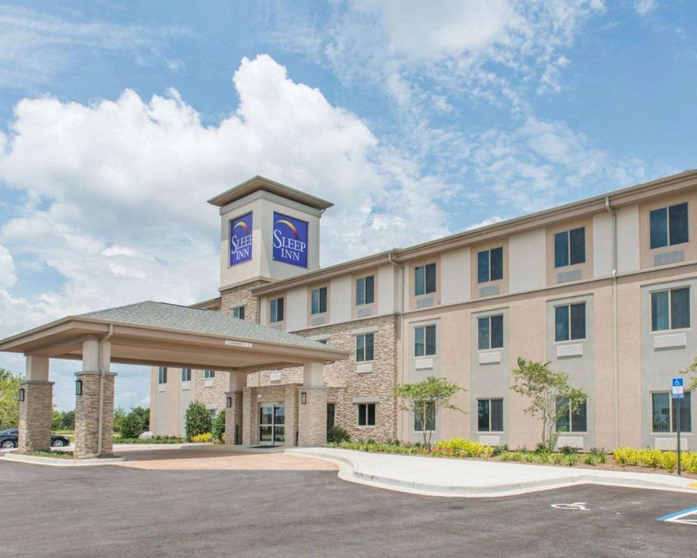 SLEEP INN AND SUITES DEFUNIAK SPRIN 4