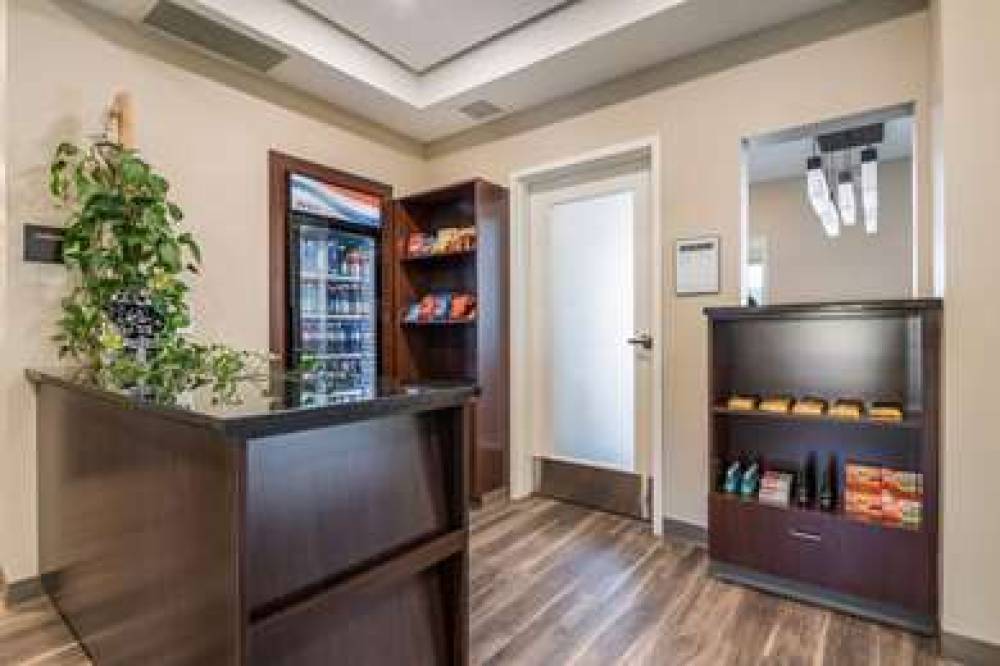 SLEEP INN AND SUITES PARK CITY 10