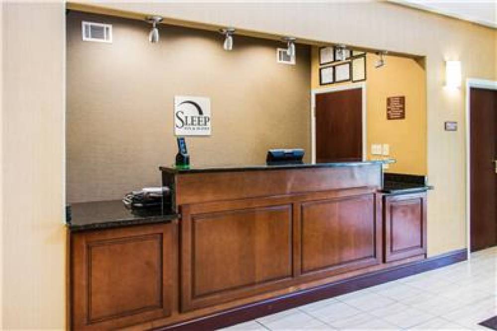 SLEEP INN AND SUITES POOLER - SAVAN 4