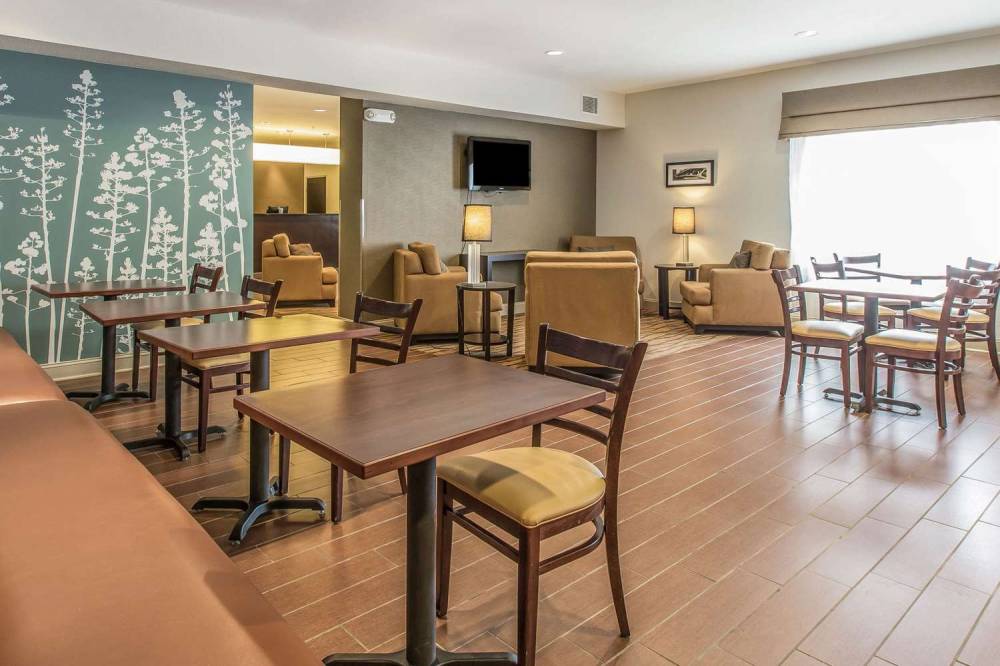 SLEEP INN AND SUITES 7