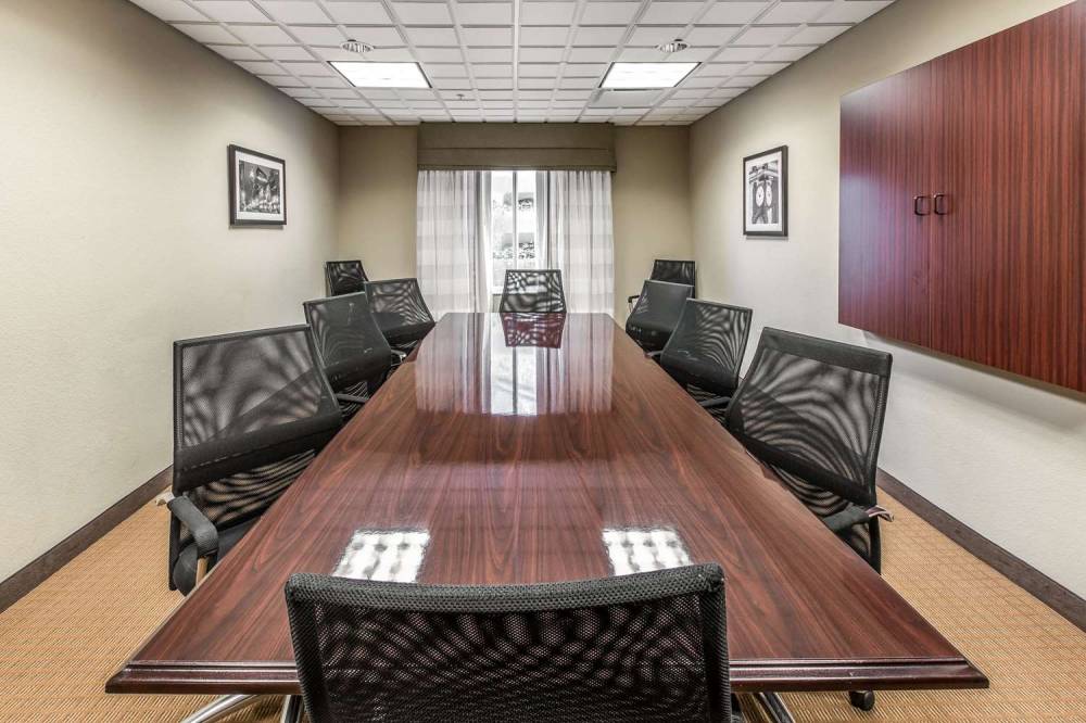 SLEEP INN AND SUITES 8