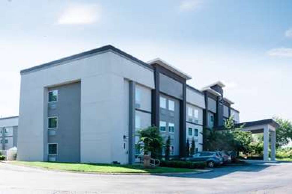 SLEEP INN AND SUITES WEST KNOXVILLE 2