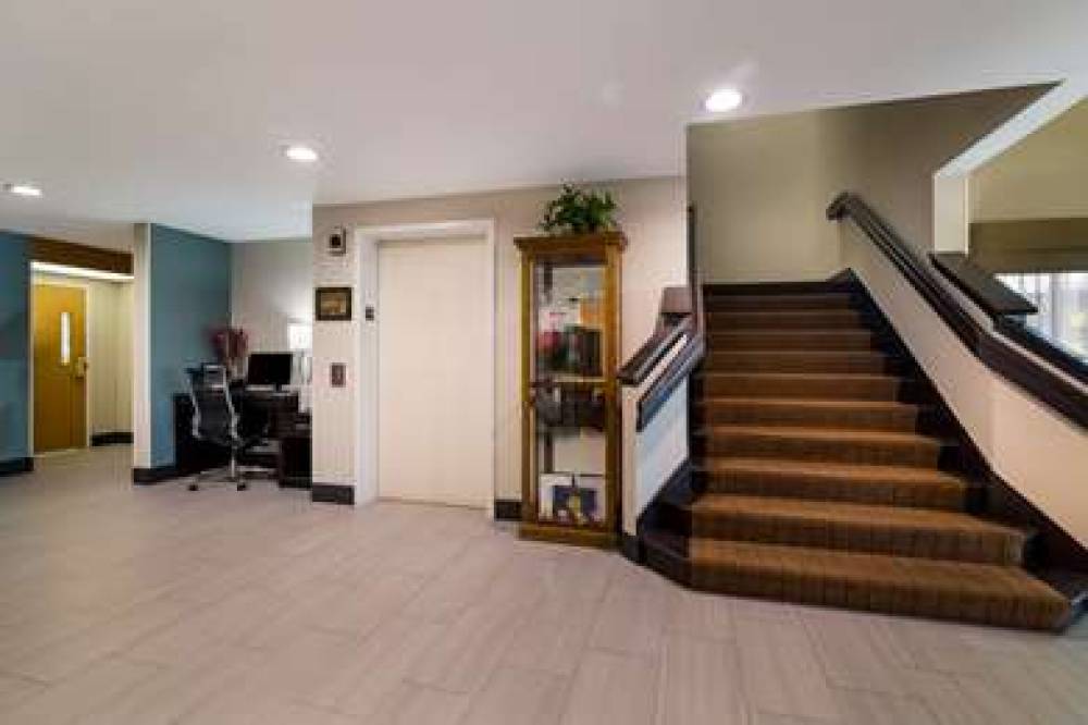 Sleep Inn Manchester Airport 9