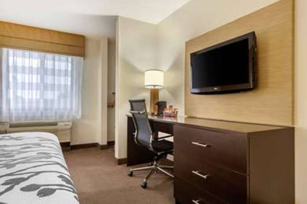Sleep Inn & Suites Grand Forks Alerus Center 10