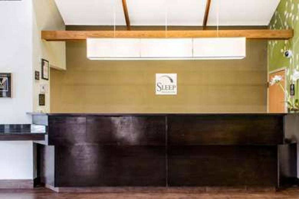 Sleep Inn & Suites 4