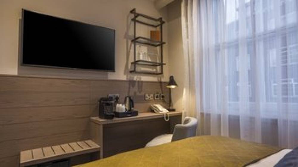 SLOANE PLACE 4