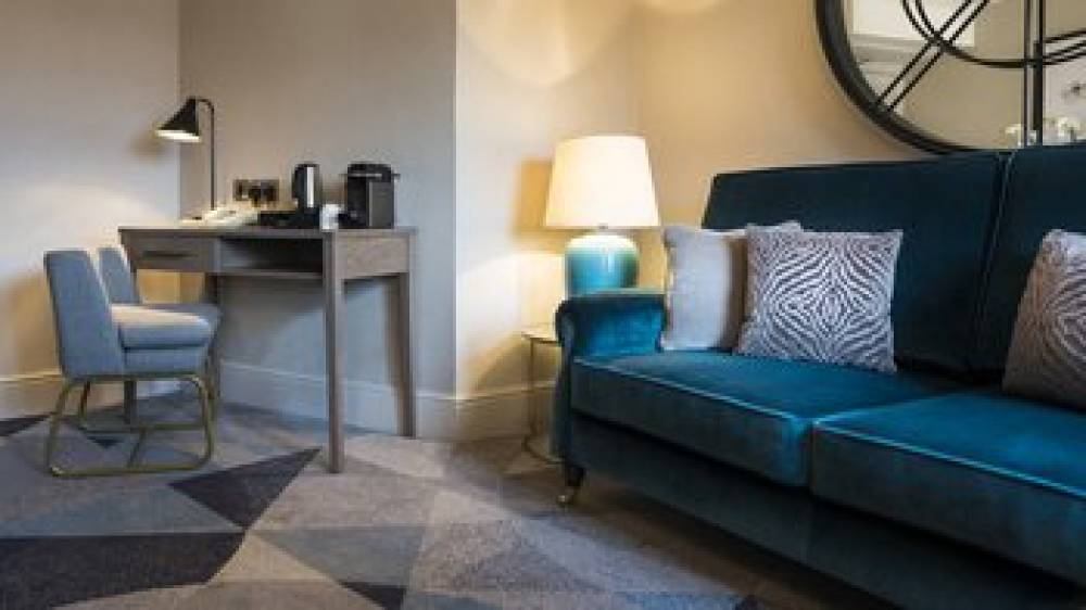 SLOANE PLACE 10