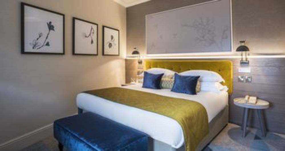 SLOANE PLACE 8