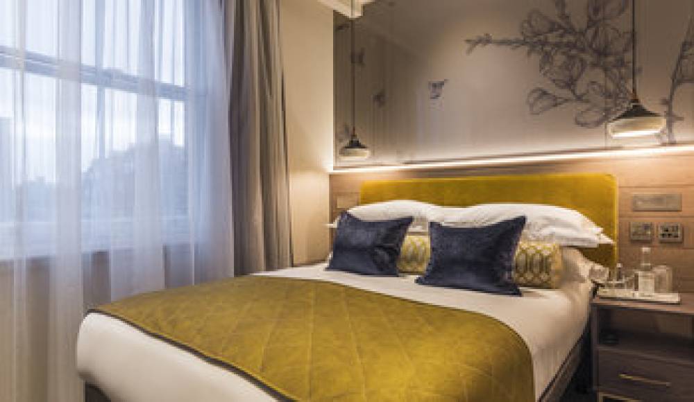 SLOANE PLACE 5