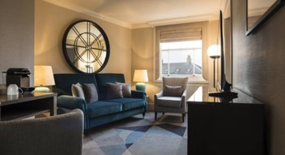 SLOANE PLACE 9