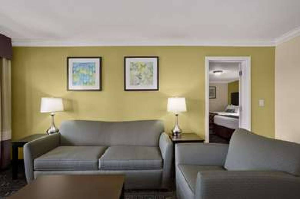 SOLARA INN AND SUITES 10