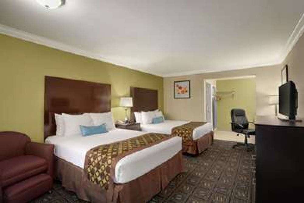 SOLARA INN AND SUITES 8