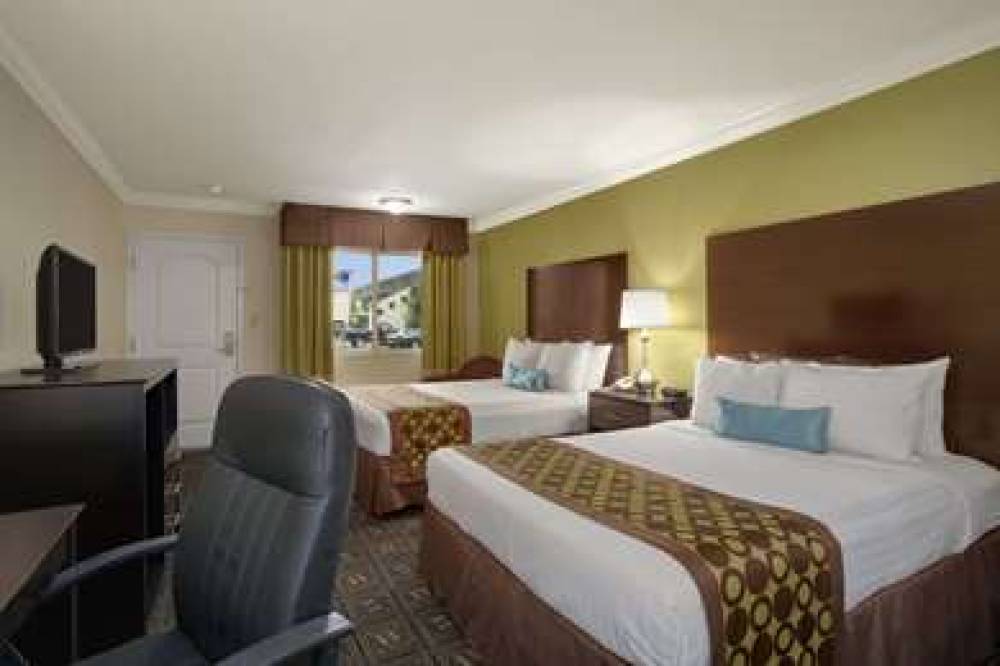 SOLARA INN AND SUITES 5