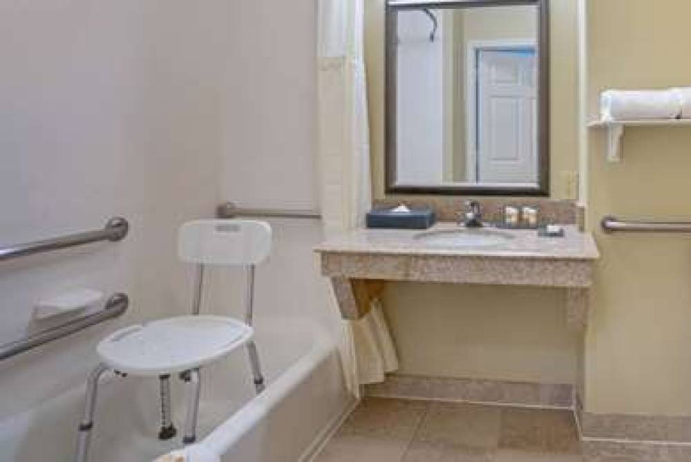 Sonesta Essential Westchase 4