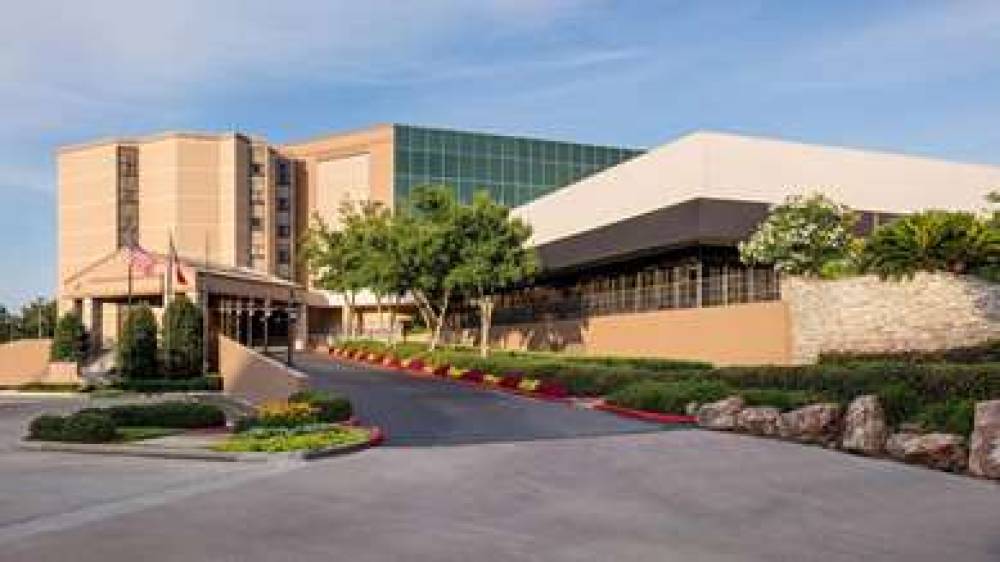 Sonesta Hotel IAH Airport 10
