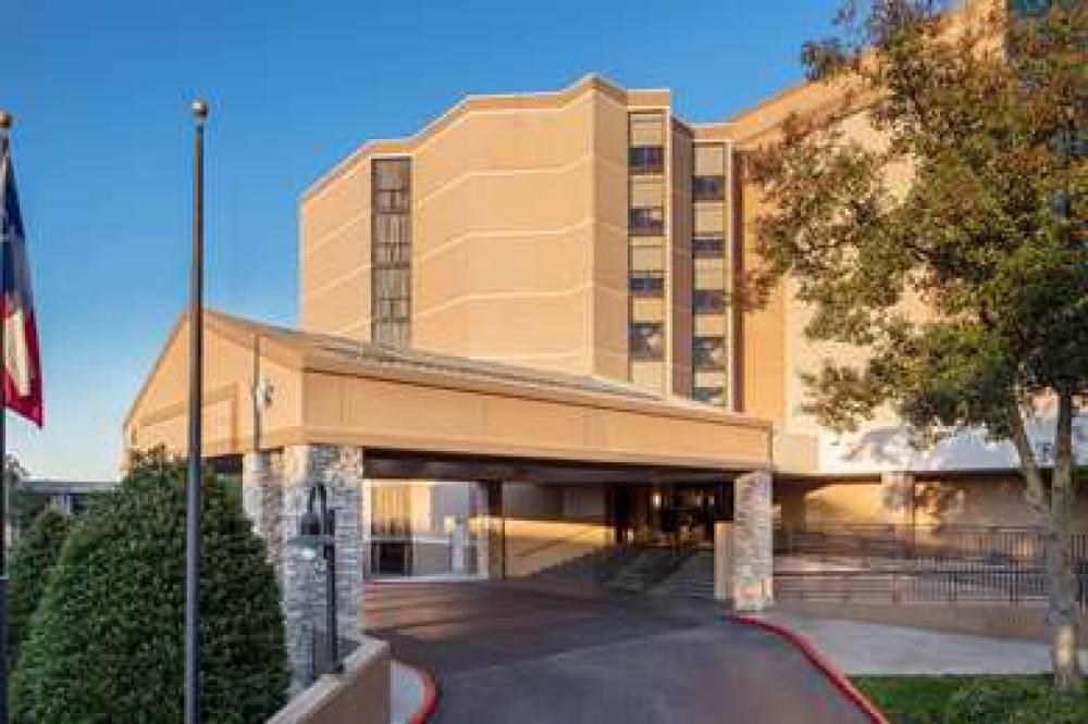Sonesta Hotel IAH Airport 9