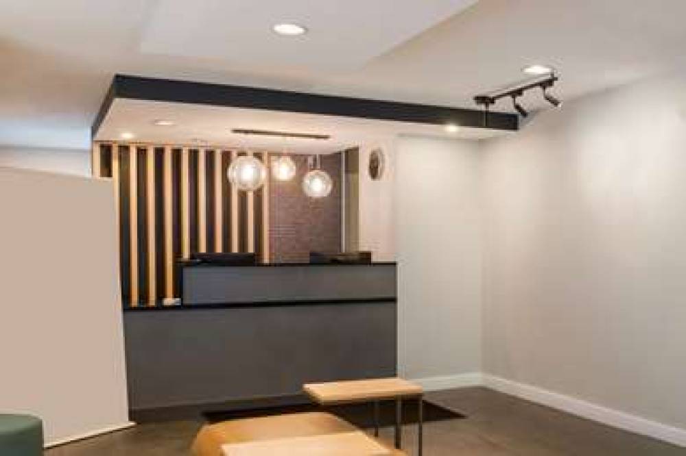 SONESTA SIMPLY SUITES FALLS CH 5