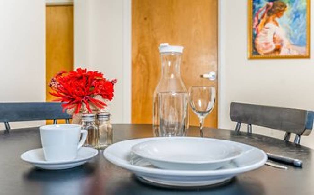 South River Suites Hotel 4