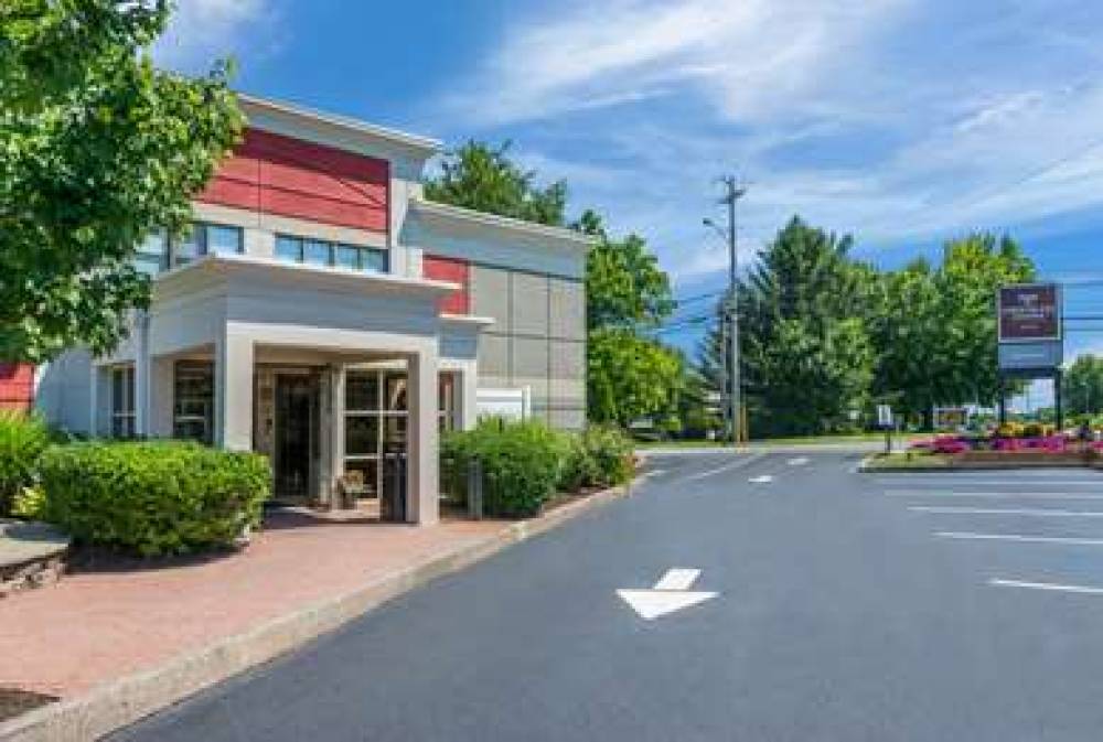 SPARK BY HILTON HUMMELSTOWN HERSHEY 9