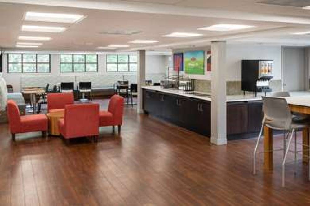 SPARK BY HILTON HUMMELSTOWN HERSHEY 5