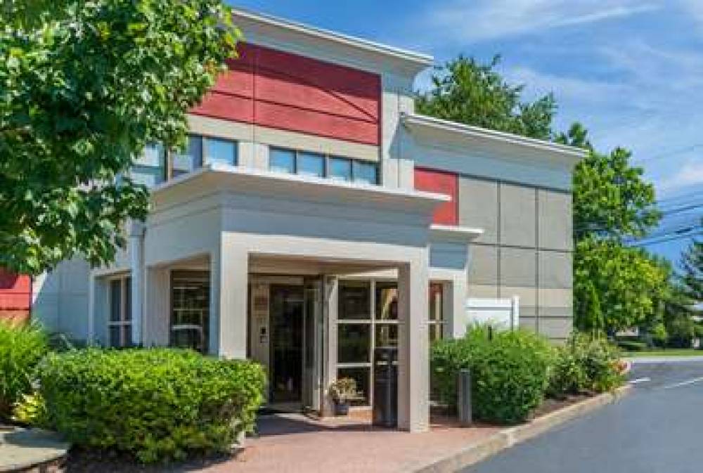 SPARK BY HILTON HUMMELSTOWN HERSHEY 10