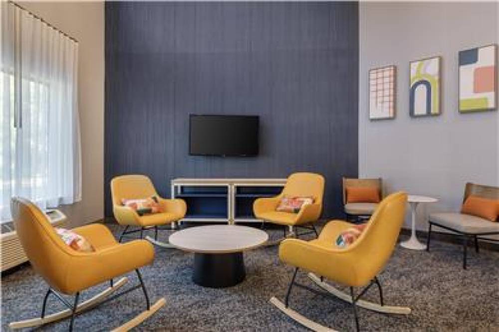 SPARK BY HILTON LA CROSSE ONALASKA 8