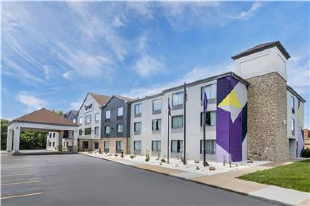 SPARK BY HILTON LA CROSSE ONALASKA 1
