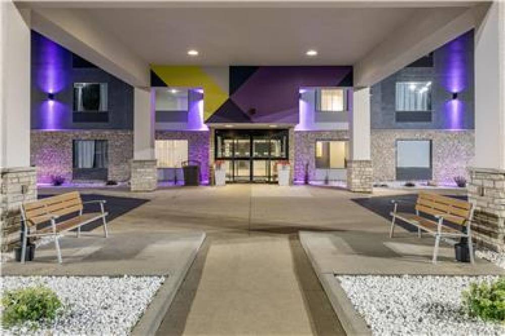 SPARK BY HILTON LA CROSSE ONALASKA 4