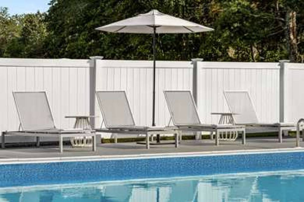 SPARK BY HILTON MYSTIC GROTON 4