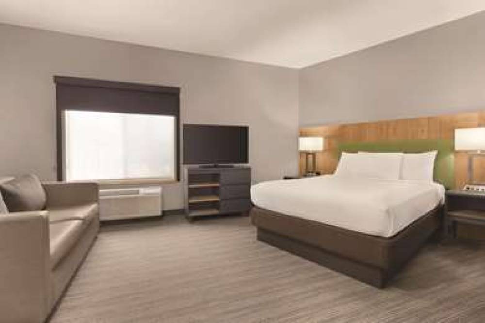 SPARK BY HILTON REDLANDS 3